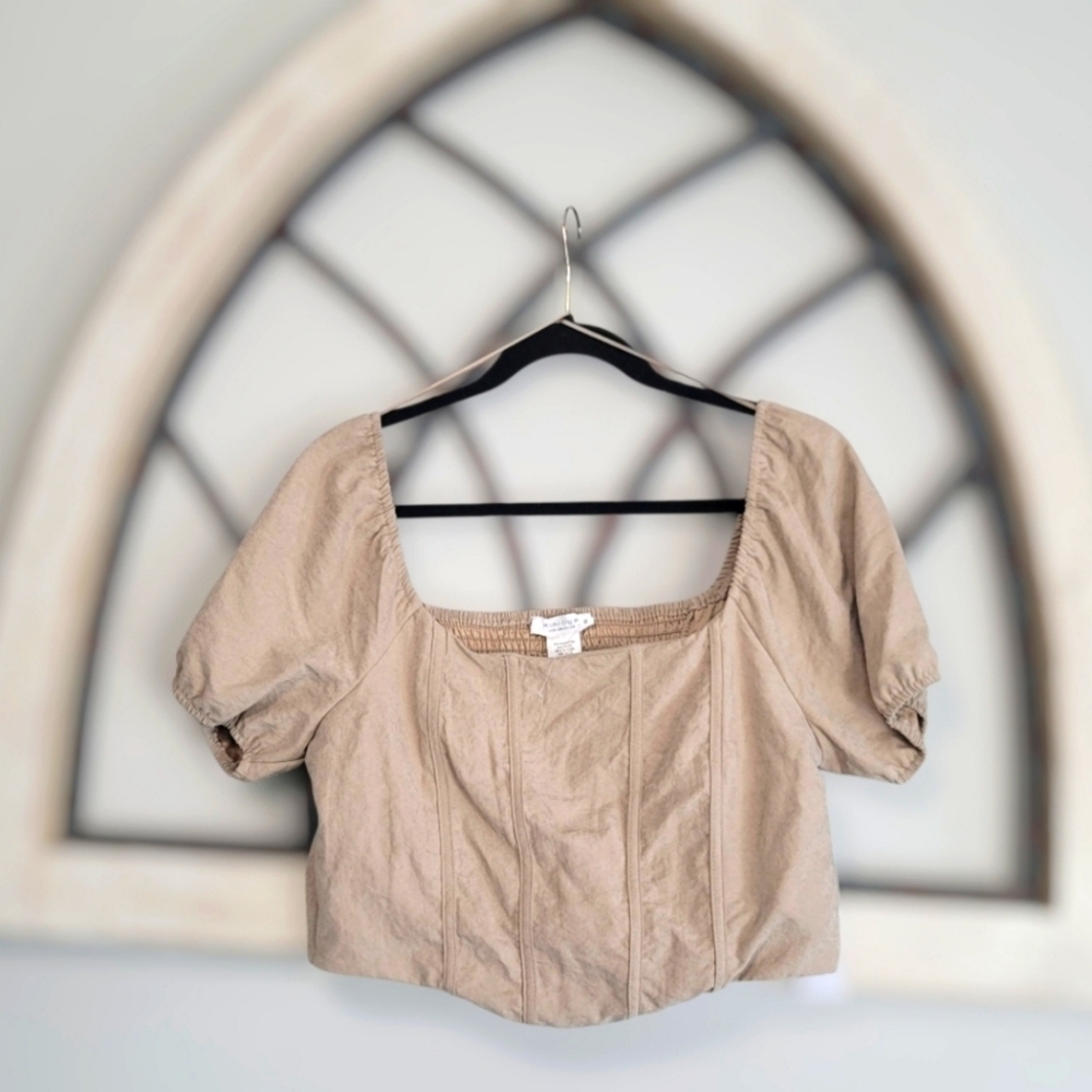 *NWT* KIRIOUS Los Angeles, Taupe Smocked Crop Top, Size XL - Picture 2 of 5